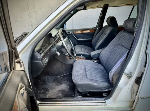 Mercedes-BenzW124 200 TE - — photo 10